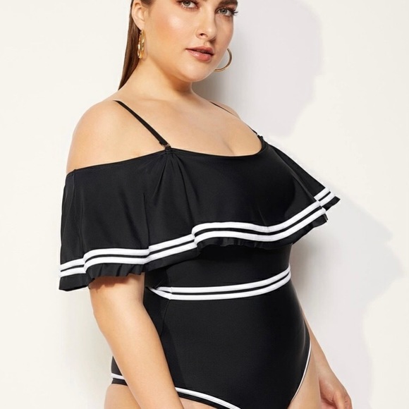 Striped off the shoulder one piece swimsuit - Picture 4 of 10